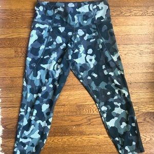 Athleta Lightening Camo 7/8 Tight